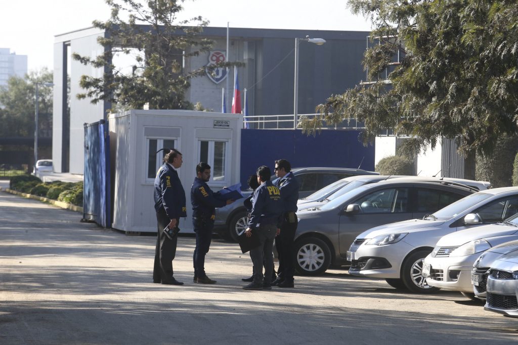 Diputados de la UDI piden eliminar las barras del fútbol tras balacera en el CDA