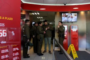 Carabineros busca a sujeto que trató de robar arma de fuego a guardia de banco