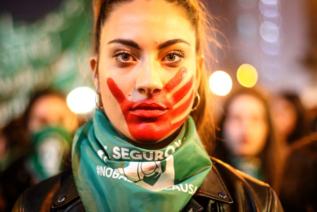 INDH presentó querella por mujeres apuñaladas en marcha por aborto libre
