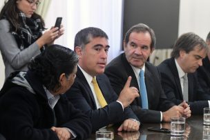 Desbordes y baja en aprobación en CADEM: 