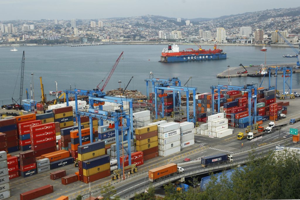 Direcon presenta informe de riesgos para Chile por la guerra comercial