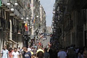 Policía de Barcelona detiene a 2 chilenos involucrados en robo de joyería