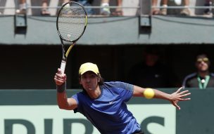 Julio Peralta arrasó en su partido y avanzó a la final del ATP de Bastad