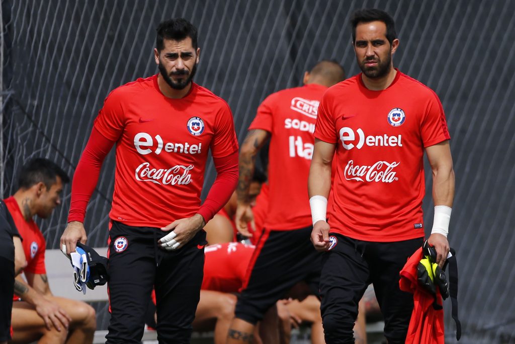 Johnny Herrera: “No tengo idea si Bravo volverá, pero en la Roja tienen que estar los mejores”