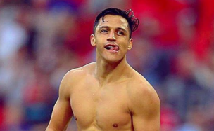 Alexis vuelve a las canchas con un nuevo look