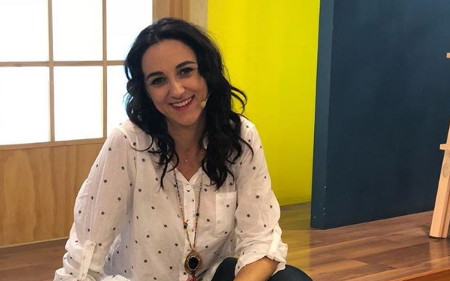 “Sé que la foto es horrible, pero es parte de la reflexión”: Renata Bravo comparte íntima fotografía “al natural” para abordar emergencia por coronavirus