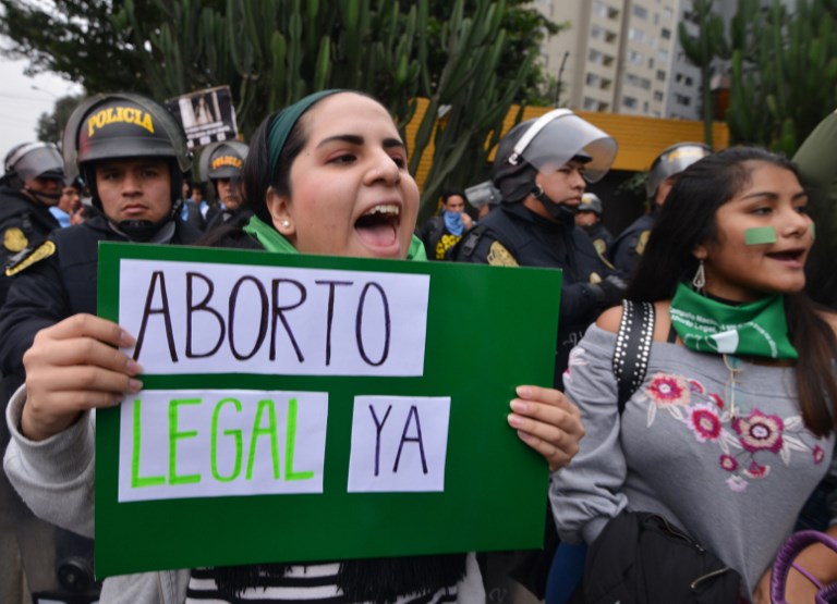 Senado argentino rechazó el proyecto de ley para legalizar el aborto
