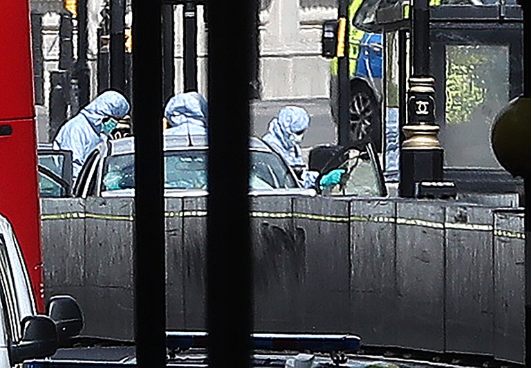 Hombre que chocó contra el Parlamento era sospechoso de delitos de terrorismo