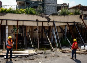 Inician remoción de escombros en escuela colapsada en sismo en México