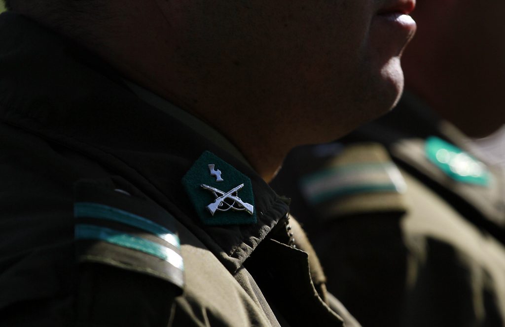 Detienen a sujeto que se hacía pasar por carabinero para hacer “cuentos del tío”