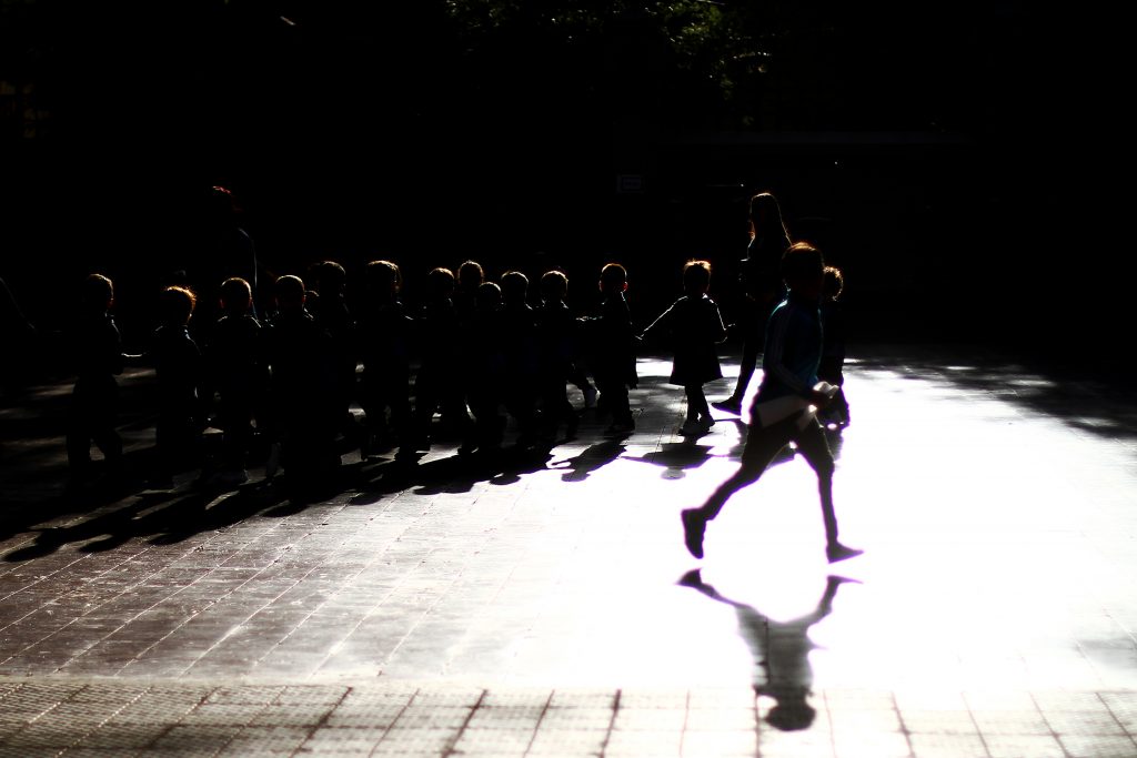 Corte de Puerto Montt ordena reincorporar a niño autista tras declarar ilegal cancelación de matrícula