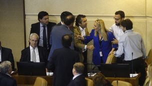 Comisión de Ética de la Cámara sanciona a Pamela Jiles por insultar a Urrutia