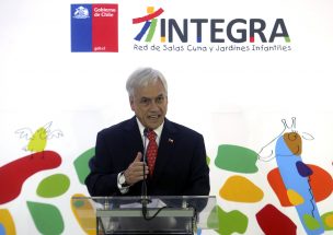 Piñera firma proyecto de Sala Cuna universal en medio de polémica por guagua de conductora