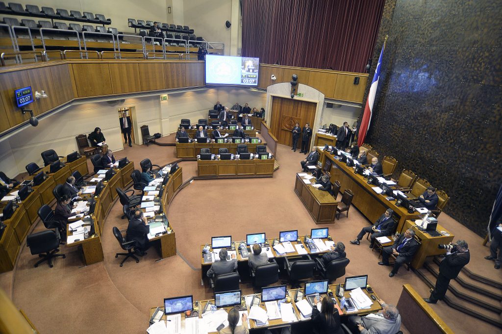 Reparten instructivo para “asesores” del Senado