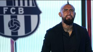 Arturo Vidal fue presentado en el Barcelona y fue ovacionado por los hinchas