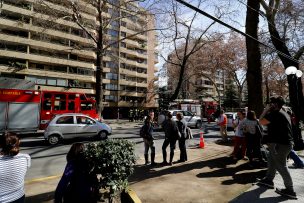 Bomberos evacúan zona de Providencia por fuga de gas