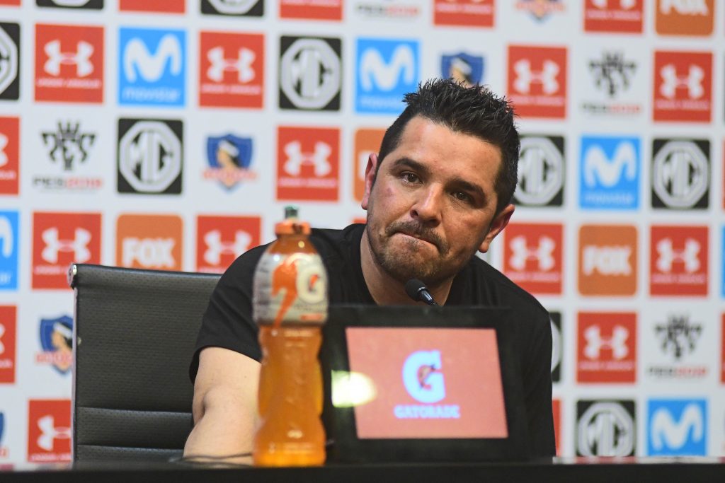 De Tezanos y dosificación de Colo Colo: “Tapia se puede meter en una crisis gratuita”