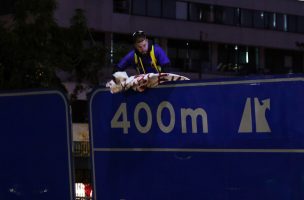 Estudiantes de la U. Iberoamericana protestan contra general de Carabineros