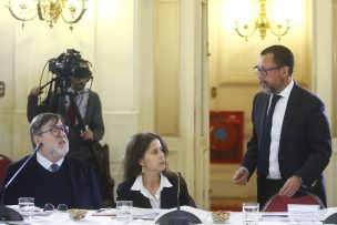 Orrego y de Aguirre asistieron a comisión tras superar polémica por sueldos