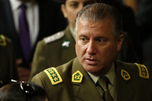 Ex general Villalobos declaró ante fiscal por millonario fraude en Carabineros