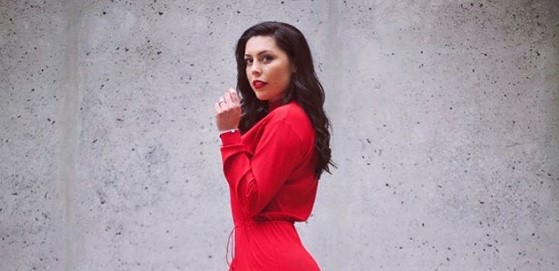 Daniela Aránguiz mostró el largo proceso de maquillaje que vive antes de salir en pantalla