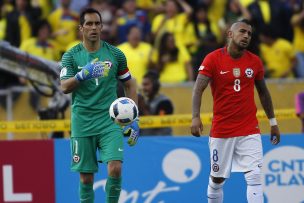 Cercanos a Bravo aseguran que el portero está listo para volver a la Selección