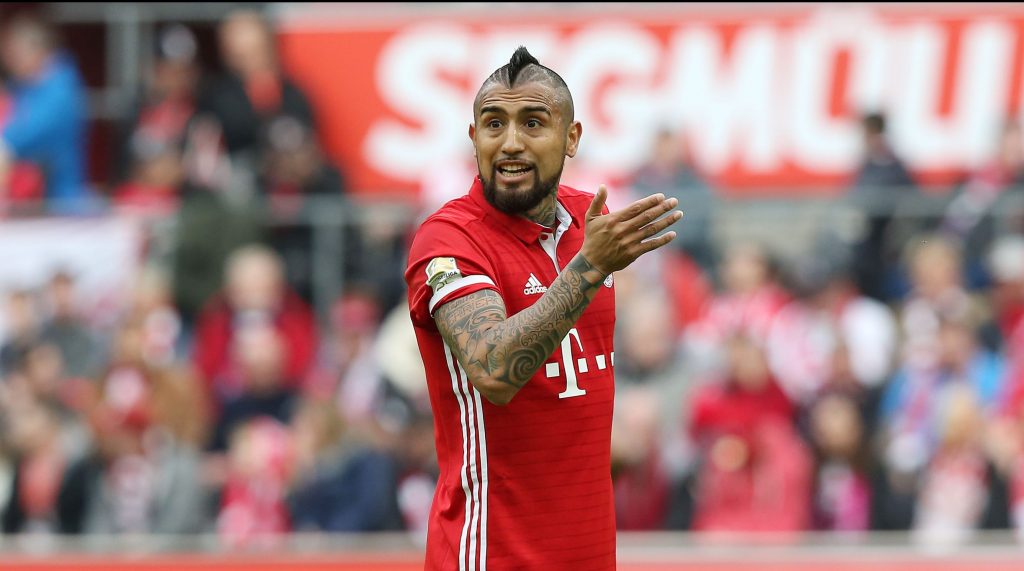 Aseguran que Vidal dejó concentración del Bayern y se acerca más al Barcelona