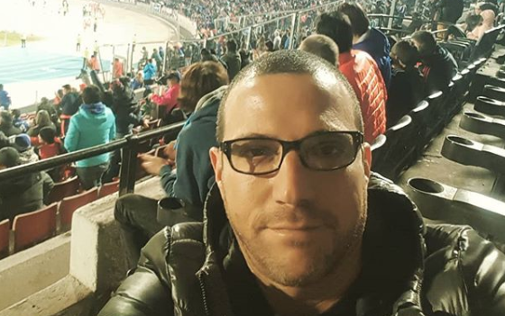 Julián Elfenbein está “chocho” con el regalo que le hizo Johnny Herrera