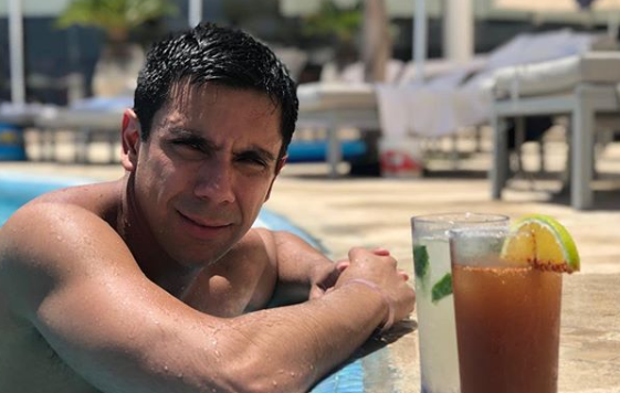 JP Queraltó muestra sus “calugas” en sus vacaciones familiares