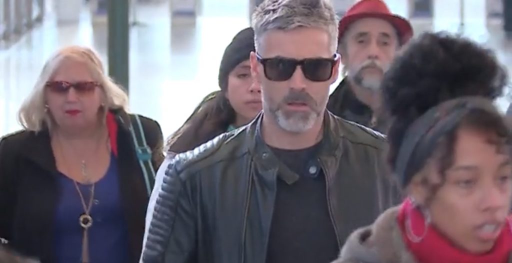 ¡Tal como en Turquía! Escena de Leonardo en “Barcelona” no convenció a los fans de Verdades Ocultas