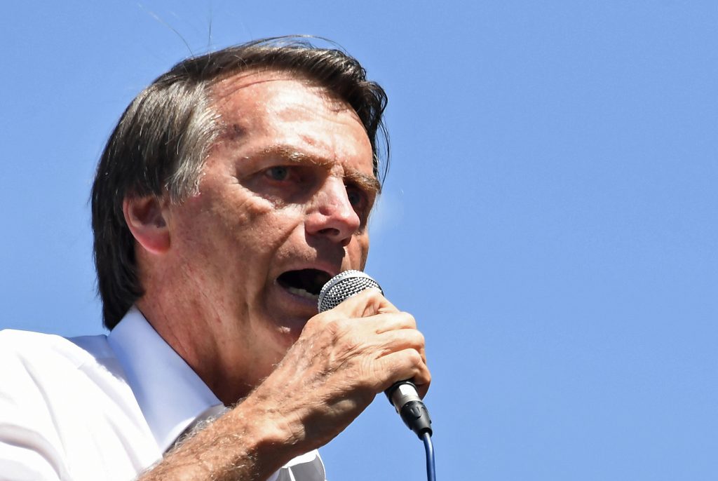 Bolsonaro afirma que test por coronavirus dio negativo