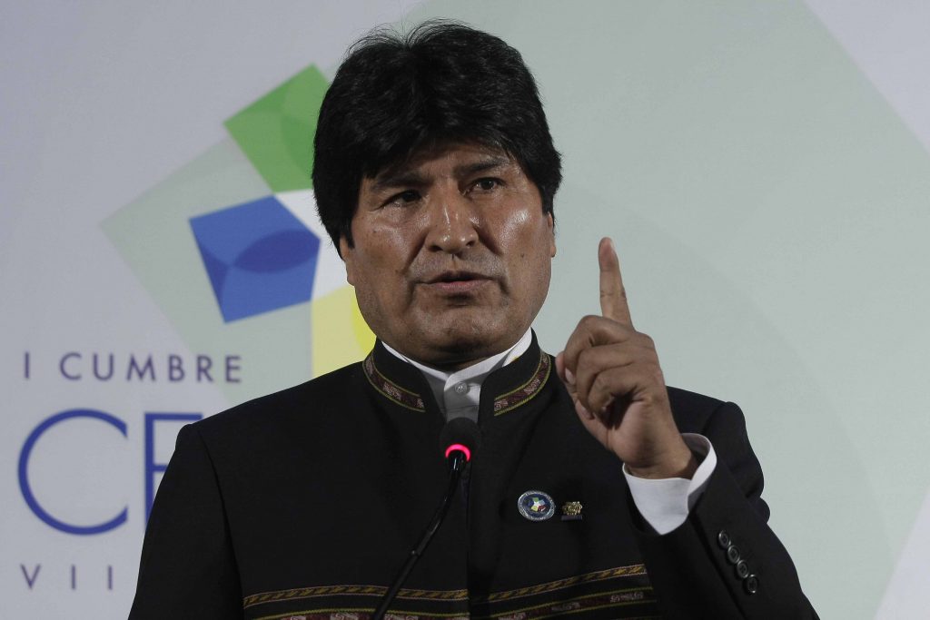 Bolivianos protestaron contra postulación de Evo Morales