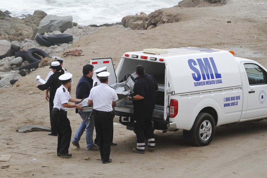 Pescador falleció tras volcamiento de bote en playa Las Urracas de Iquique