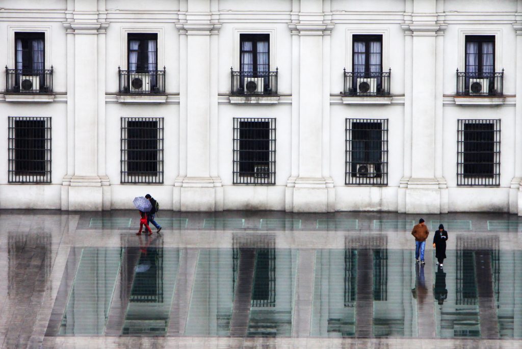 Podría caer hasta 10 milímetros de lluvia este 18 de septiembre en la Región Metropolitana