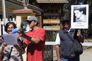 Familiares de víctimas de Colonia Dignidad critican libertad a Harmutt Hopp