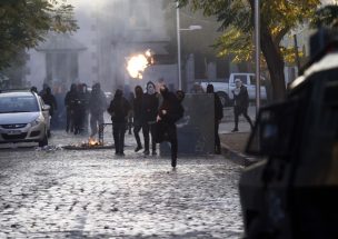 Incidentes en el Liceo de Aplicación deja 2 detenidos y 5 carabineros lesionados