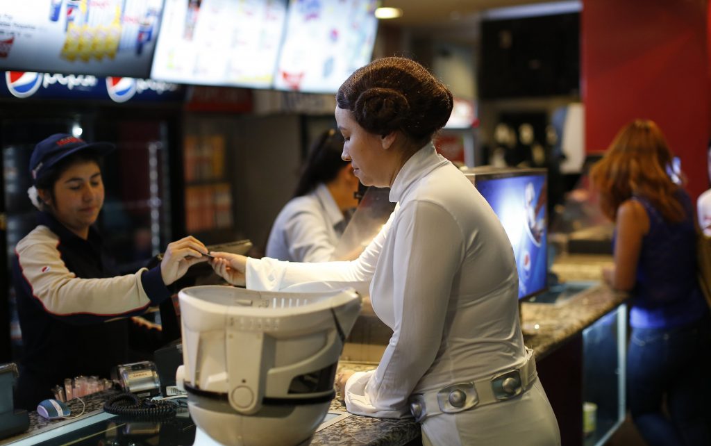 Proyecto propone el ingreso al cine de confites comprados fuera de sus locales