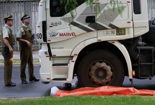 Caída de tubos desde un camión dejó un saldo de dos personas fallecidas