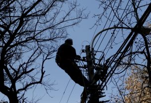 Corte de suministro eléctrico afecta a sectores de Macul y San Joaquín