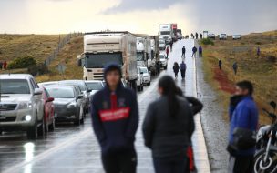 Sujetos interceptan y roban vehículo del MOP