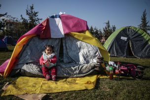 Familias de la toma de la villa Los Jardines de Ñuñoa desalojaron pacíficamente