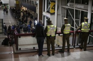 Hurtos y robos son los delitos más comunes en el aeropuerto de Santiago