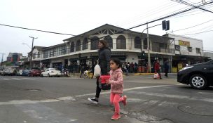 7 de cada 10 peatones cruza la calle con el semáforo en rojo