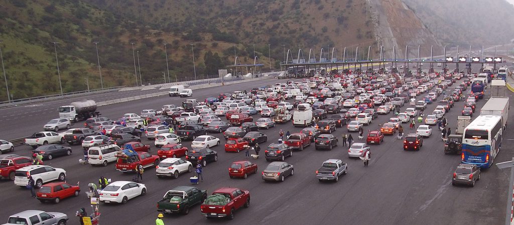 Fiestas Patrias: Ya han salido más de 235 mil vehículos de Santiago