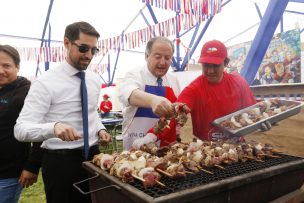 Premian con “asado dieciochero” a ganador de subasta de la “Tía Rica