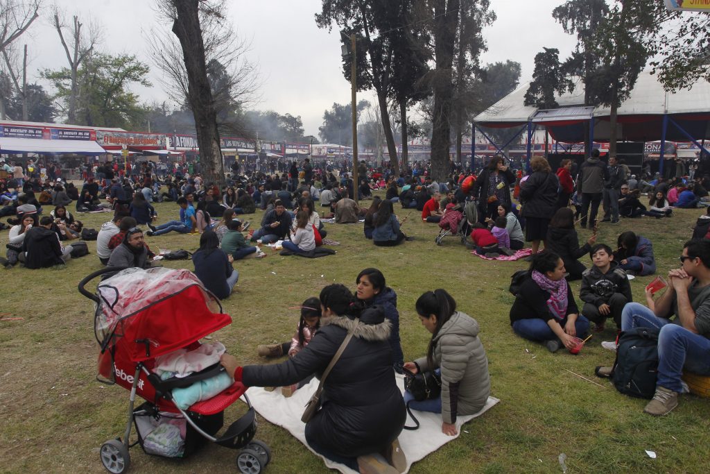 Reciclaje y seguridad pública destacan en las fondas del Parque O’Higgins