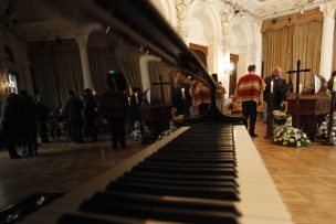 Con música y diversas muestras de cariño despiden a restos de Vicente Bianchi