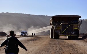 Producción industrial se contrajo 1,8% en doce meses por fuerte caída de minería