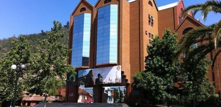 Conocida ex animadora del Canal 13 armó escándalo y fue detenida por Carabineros