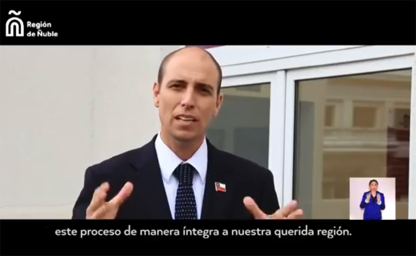 Denuncian a falsa intérprete de lengua de señas en inauguración de la Región de Ñuble